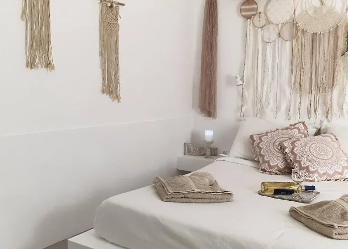 Sagma 4* Perissa (Santorini)