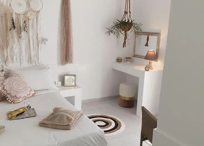 Sagma Lägenhetshotell Perissa (Santorini)